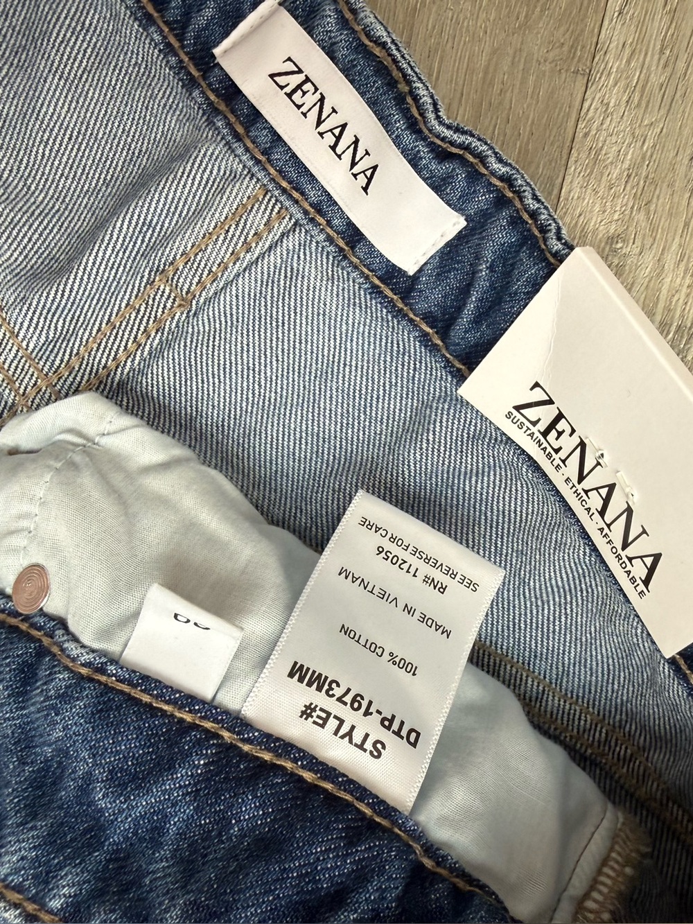 Zenana High Rise Wide Leg Jeans Medium Wash Size 30 NWT 100% Cotton - Picture 4 of 7